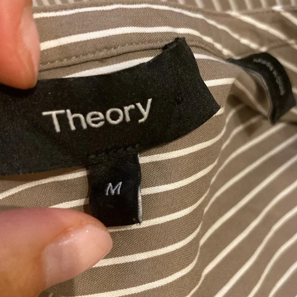 Theory blouse size medium - Picture 4 of 4